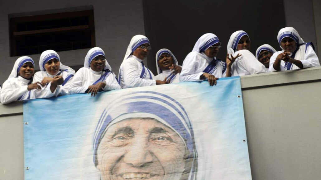 Members of the Missionaries of Charity attend a service marking the 100th anniversary of the birth of Blessed Teresa of Kolkata in this Aug. 26, 2010, file photo. Pope Francis has approved a miracle attributed to the intercession of Blessed Teresa, paving the way for her canonization in 2016. (CNS photo/Deshakalayan Chowdhur, Reuters pool)