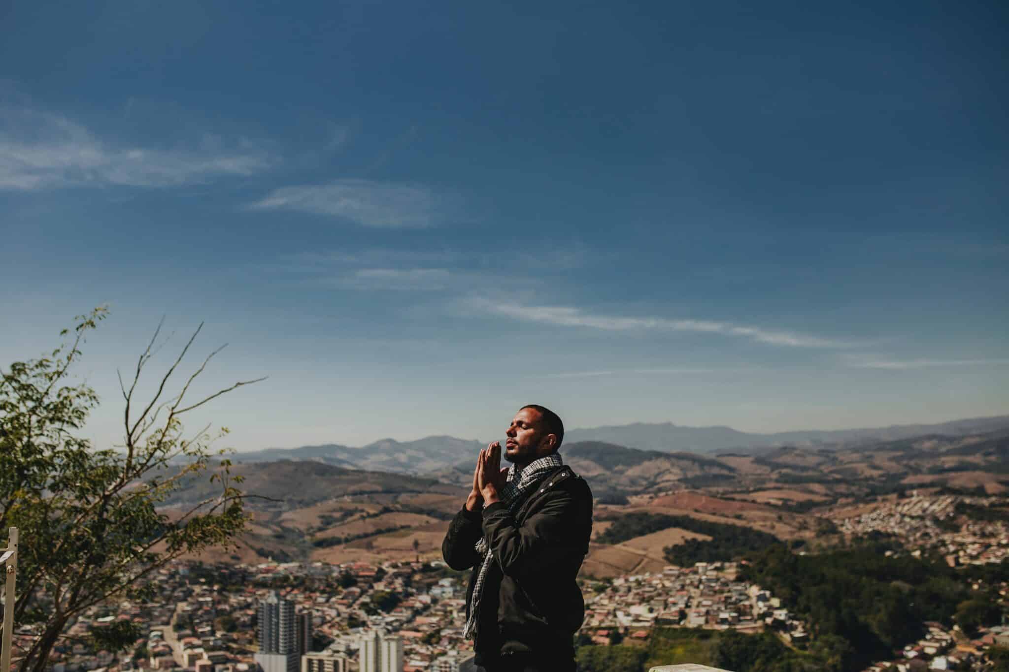 Man Praying | Photo by Marcos Paulo Prado on Unsplash