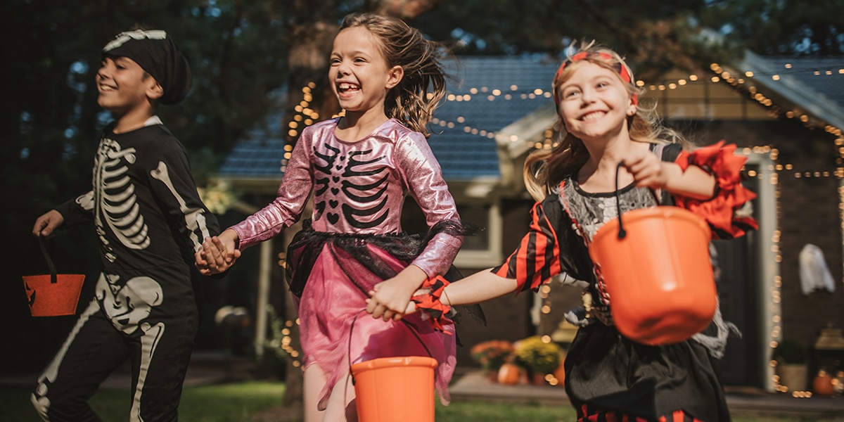 kids in skeleton halloween costumes