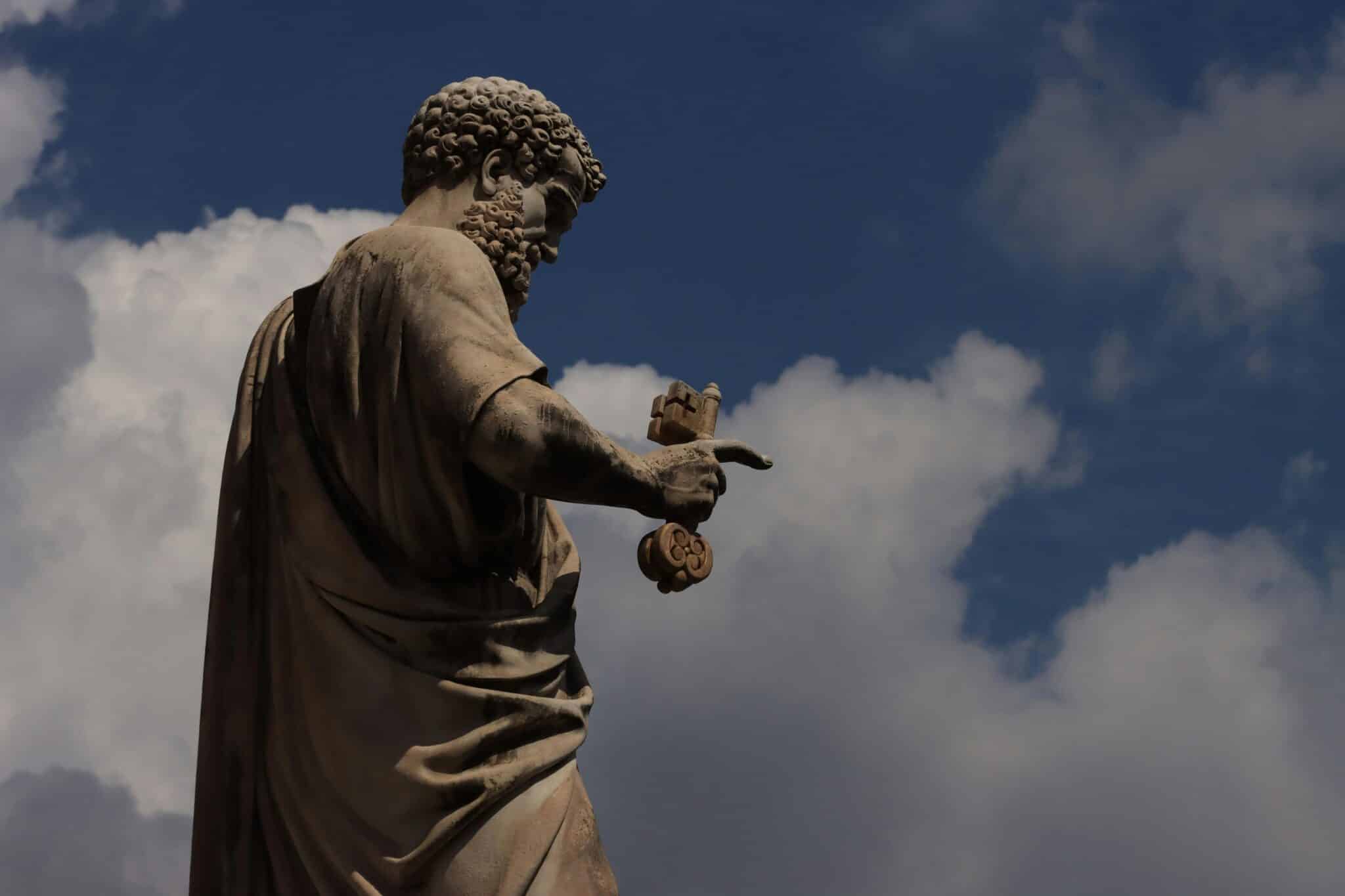 Statue of Saint Peter and a blue sky | Image: Efrem Efre/Pexels