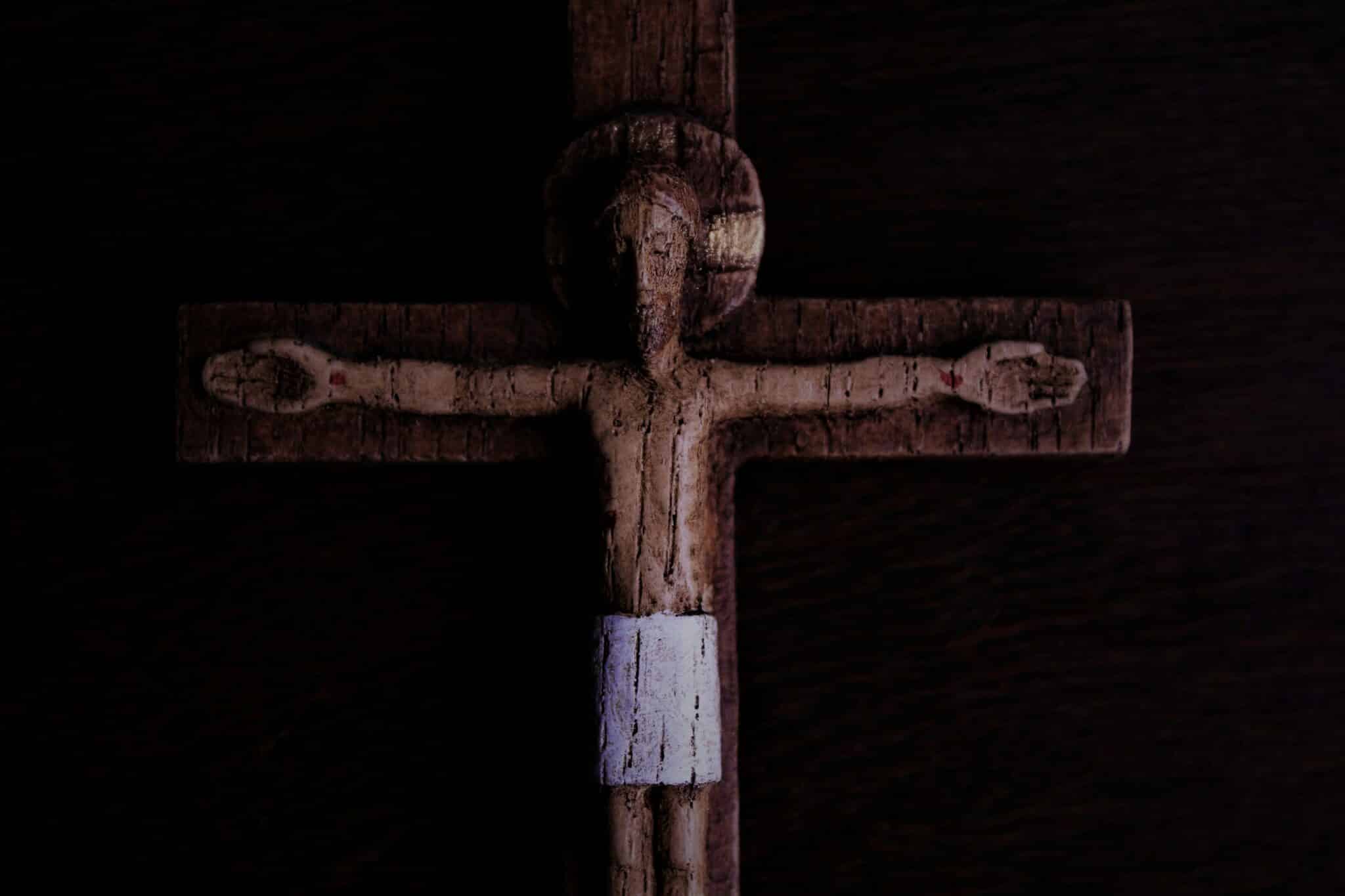 Jesus on a cross | Photo by Rui Silva sj on Unsplash